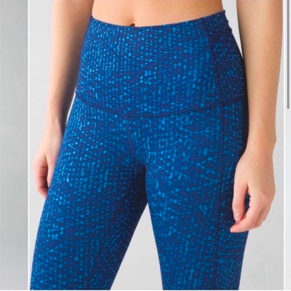 Lululemon Pure Practice High Waisted leggings 
7/8 Size 4 blue EUC - Picture 2 of 7